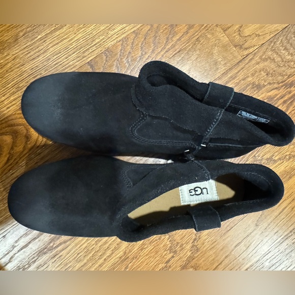 UGGs, size 8! - Picture 2 of 3